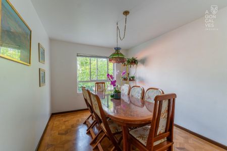 13_photo/94dce6a14f.a49d907f0912b726-ATLAS-e4952d2d-00dc-4ed5-a429-b74f86fb7159.jpg de casa à venda com 8 quartos, 521m² em Ahú, Curitiba