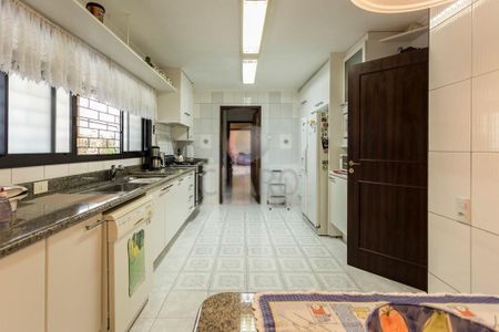 4_photo/94dce6a16b.08f922be3a726ba4-ATLAS-29e04c3b-fed3-4fbf-b659-03db9c8494c7.jpg de casa à venda com 4 quartos, 421m² em Ahú, Curitiba