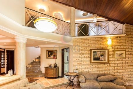 8_photo/94dce6a16b.08f922be3a726ba4-ATLAS-fa7ed149-d515-46a2-baf3-2fa7b619cd61.jpg de casa à venda com 4 quartos, 421m² em Ahú, Curitiba