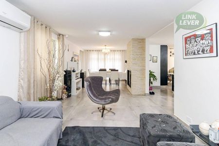 1_photo/94dce6a1db.733a2fecce93ffd7-ATLAS-46eaa04f-2514-439d-8f31-863a24040ae5.jpg de casa à venda com 4 quartos, 267m² em Juvevê, Curitiba