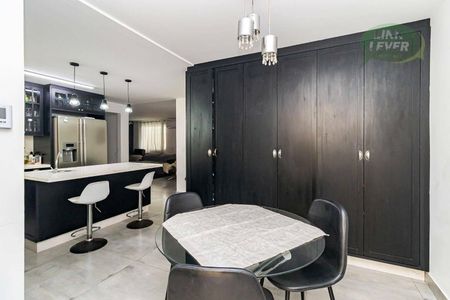 1_photo/94dce6a1db.733a2fecce93ffd7-ATLAS-738688d3-de5f-4cbd-8b65-2593a9515f3f.jpg de casa à venda com 4 quartos, 267m² em Juvevê, Curitiba