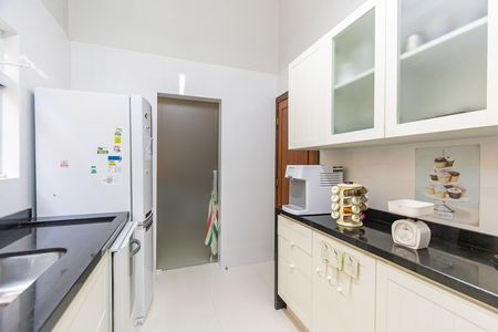 3_photo/94dce6a20d.31b814cc611d1a2f-ATLAS-0d7ffbbc-9ff6-48ec-8e92-8499f098e39b.jpg de casa à venda com 4 quartos, 403m² em Ahú, Curitiba