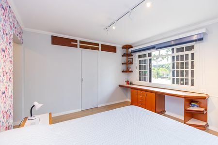 6_photo/94dce6a20d.31b814cc611d1a2f-ATLAS-83fc4171-b35c-44bc-b72e-bd8b5dde4bdc.jpg de casa à venda com 4 quartos, 403m² em Ahú, Curitiba