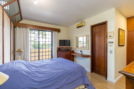 9_photo/94dce6a20d.31b814cc611d1a2f-ATLAS-86e12978-1f24-41ec-acbf-e43c4dc34010.jpg de casa à venda com 4 quartos, 403m² em Ahú, Curitiba