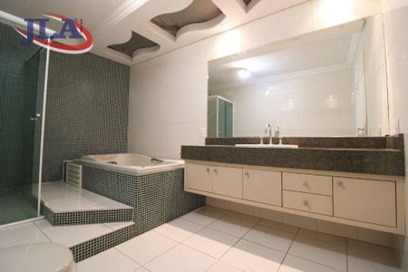 28_photo/94dce6a2af.4f5ed0f0140bae26-ATLAS-595b62fd-e08a-4478-ba78-b40eefe2383c.jpg de casa à venda com 3 quartos, 292m² em Ahú, Curitiba