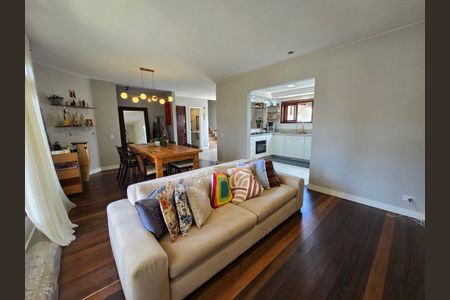 4_photo/94dce6a317.2f15d505e37c7ac5-ATLAS-5a8aa1e6-9392-4b71-822e-cc7d20861c42.jpg de casa para alugar com 3 quartos, 180m² em São Lourenço, Curitiba