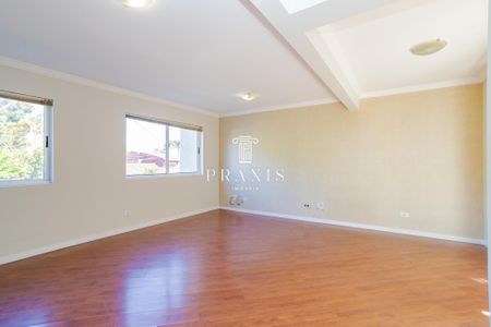 4_photo/94dce6a39b.f8a3a6863a72796d-ATLAS-b1d9aa3d-201e-470a-8e6c-a2a9886ffc51.jpg de casa para alugar com 3 quartos, 188m² em Ahú, Curitiba