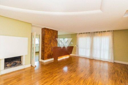 6_photo/94dce6a3c9.ce69423e473a3cca-ATLAS-ffbf43cd-ad7b-4957-8ed5-0ba75dcbd13c.jpg de casa à venda com 7 quartos, 613m² em Centro Cívico, Curitiba