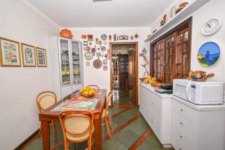 29_photo/94dce6a49d.3be18b52e244e7c2-ATLAS-cae4c26c-5e7c-452d-a550-de428c57f1ee.jpg de casa à venda com 5 quartos, 380m² em Ahú, Curitiba