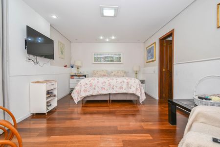 4_photo/94dce6a49d.3be18b52e244e7c2-ATLAS-d1bb0f2e-d7bb-4595-90a3-102469370c1e.jpg de casa à venda com 5 quartos, 380m² em Ahú, Curitiba