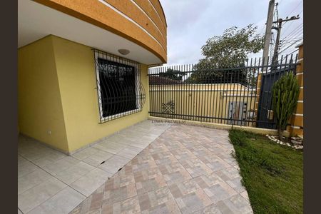 5_photo/94dce6a52f.e98a0441d5514113-ATLAS-27def41e-db62-4de2-849b-708ffb5a8b0e.jpg de casa para alugar com 3 quartos, 191m² em São Lourenço, Curitiba