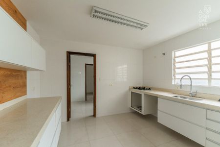 5_photo/94dce6a5b1.143559cf2cedd01d-ATLAS-9649fb07-9222-43db-be52-81b9cd93889e.jpg de casa para alugar com 3 quartos, 220m² em Ahú, Curitiba