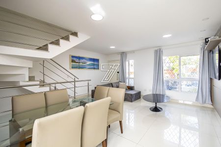 6_photo/94dce6a603.55820c9c97a2ddd8-ATLAS-64067cb0-018e-4c9b-a3cd-fe662c5e3936.jpg de casa à venda com 3 quartos, 157m² em Bom Retiro, Curitiba