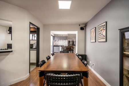 8_photo/94dce6a6ab.6e41f04a6e4e75db-ATLAS-3818b8a0-6590-44b3-9159-748588f6e7de.jpg de casa à venda com 3 quartos, 238m² em Centro Cívico, Curitiba