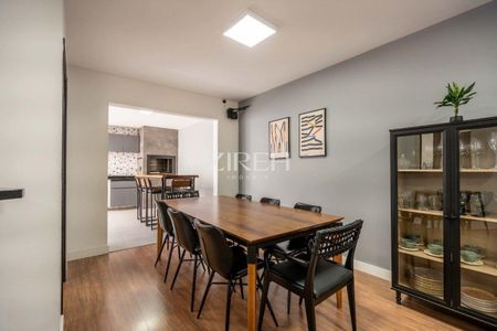 6_photo/94dce6a6ab.6e41f04a6e4e75db-ATLAS-3d434d3f-dbc3-4d40-aaa2-8f105646f62f.jpg de casa à venda com 3 quartos, 238m² em Centro Cívico, Curitiba