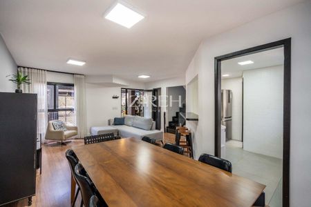 7_photo/94dce6a6ab.6e41f04a6e4e75db-ATLAS-ba872412-7391-4e81-8c0d-5ad616231912.jpg de casa à venda com 3 quartos, 238m² em Centro Cívico, Curitiba