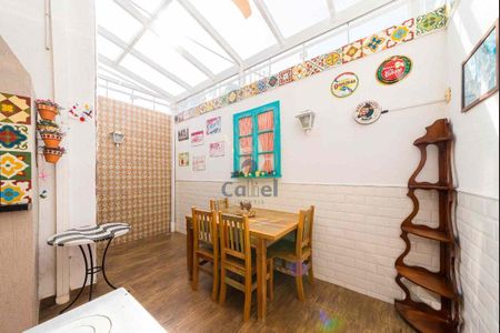 8_photo/94dce6a6c9.4f48e483d4bcdc3b-ATLAS-189cf812-4e79-4c07-8a95-f36f5dd92041.jpg de casa à venda com 4 quartos, 160m² em Ahú, Curitiba