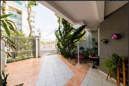 3_photo/94dce6a6c9.4f48e483d4bcdc3b-ATLAS-4528a912-ef14-41eb-b92c-f574602a89d5.jpg de casa à venda com 4 quartos, 160m² em Ahú, Curitiba