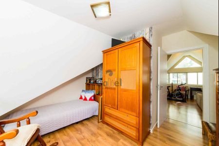 12_photo/94dce6a6cf.18d35e9b3b089d06-ATLAS-67d1a3d4-ca2e-4bcc-a4d0-43405703b673.jpg de casa à venda com 4 quartos, 153m² em Ahú, Curitiba