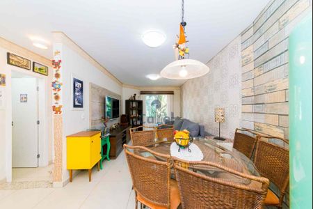 7_photo/94dce6a6cf.18d35e9b3b089d06-ATLAS-e79be58d-b3fd-47a7-a46c-31c718f061d8.jpg de casa à venda com 4 quartos, 153m² em Ahú, Curitiba