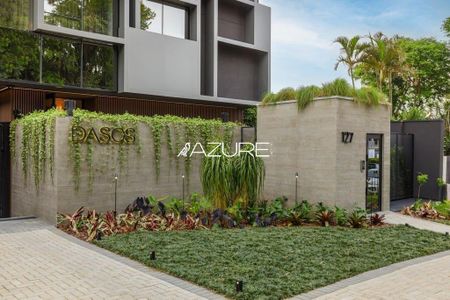 8_photo/94dce6a6d5.04f4efb4ec0e2ec3-ATLAS-c1e00847-7b00-419d-937a-c7c954c735da.jpg de apartamento à venda com 4 quartos, 327m² em Centro Cívico, Curitiba