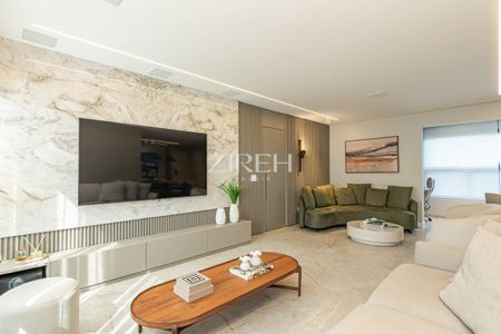 4_photo/94dce6a6d5.3e0bfb45622443e3-ATLAS-1e0ee6bf-6d0c-4383-92da-77e3e47b6236.jpg de apartamento à venda com 3 quartos, 159m² em Centro Cívico, Curitiba