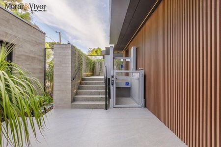 6_photo/94dce6a6d5.3e0bfb45622443e3-ATLAS-ed5dd5eb-7627-4458-a1fe-ec0bd9b0b3a6.jpg de apartamento à venda com 4 quartos, 328m² em Centro Cívico, Curitiba