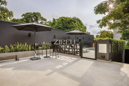 7_photo/94dce6a6d5.fa4bfaa7c4e517bf-ATLAS-27e7d548-fa83-43c6-92c7-90bebc1d7360.jpg de apartamento à venda com 4 quartos, 327m² em Centro Cívico, Curitiba