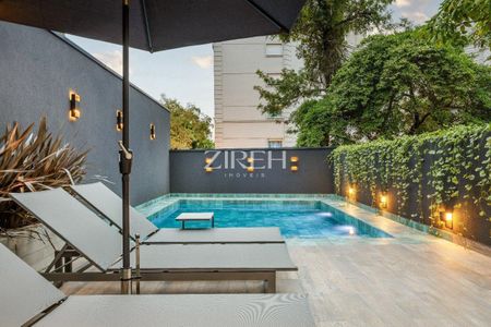 8_photo/94dce6a6d5.fa4bfaa7c4e517bf-ATLAS-2b4d9b11-5d4a-4dc4-9481-759e1f707b31.jpg de apartamento à venda com 4 quartos, 327m² em Centro Cívico, Curitiba