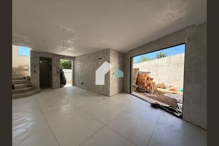 5_photo/94dce6a8a1.80a7f3f1b00bd23a-ATLAS-3ef273e7-5fab-47cc-9802-5920644e6a1a.jpg de casa à venda com 0 quarto, 180m² em Bom Retiro, Curitiba