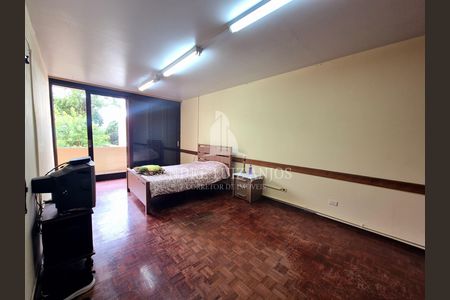 13_photo/94dce6a92b.4b25d551e4000f4b-ATLAS-36b244e8-4eec-441a-b26f-cc42a44cf26b.jpg de casa à venda com 5 quartos, 507m² em Bom Retiro, Curitiba