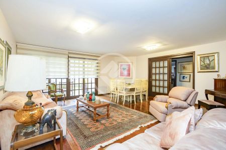 3_photo/94dce6a9b3.3aed5bbd04158097-ATLAS-0c6088aa-0781-428d-9e4f-5995ec44f8bc.jpg de casa à venda com 4 quartos, 330m² em Bom Retiro, Curitiba