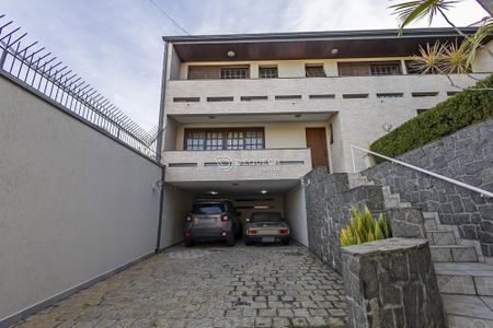 29_photo/94dce6a9b3.3aed5bbd04158097-ATLAS-83b54e50-e290-4764-82d3-617bd83162e5.jpg de casa à venda com 4 quartos, 330m² em Bom Retiro, Curitiba