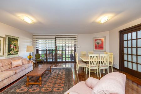 5_photo/94dce6a9b3.3aed5bbd04158097-ATLAS-ae5a6835-0c5e-4e6c-9df5-3972f19ebe00.jpg de casa à venda com 4 quartos, 330m² em Bom Retiro, Curitiba