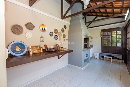 12_photo/94dce6a9b3.3aed5bbd04158097-ATLAS-cdc6bcc9-9143-42d3-9265-c3e713be0f4e.jpg de casa à venda com 4 quartos, 330m² em Bom Retiro, Curitiba