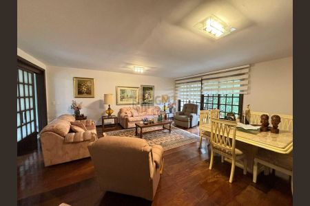 10_photo/94dce6a9b3.3aed5bbd04158097-ATLAS-d1e7c45e-edfd-44a5-87e8-d666b66a3333.jpg de casa à venda com 4 quartos, 330m² em Bom Retiro, Curitiba