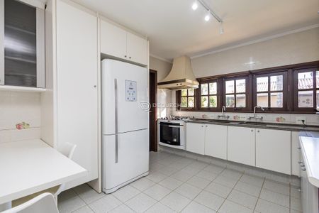 10_photo/94dce6a9b3.3aed5bbd04158097-ATLAS-dd08e62b-21c3-47f6-ba8f-d1fa3f30432c.jpg de casa à venda com 4 quartos, 330m² em Bom Retiro, Curitiba