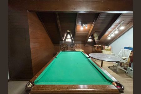 4_photo/94dce6a9b3.3aed5bbd04158097-ATLAS-f7ecb81b-9421-4e97-b349-e8f6c2e9985a.jpg de casa à venda com 4 quartos, 330m² em Bom Retiro, Curitiba