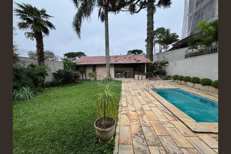 3_photo/94dce6a9b3.3aed5bbd04158097-ATLAS-fb51cf80-d720-4d04-80c4-b6acde4ace53.jpg de casa à venda com 4 quartos, 330m² em Bom Retiro, Curitiba