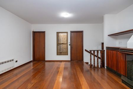 20_photo/94dce6a9b9.3e6957092a4c223d-ATLAS-df9ca9b6-82d3-403c-8556-a2aefdc7e196.jpg de casa à venda com 5 quartos, 465m² em Bom Retiro, Curitiba