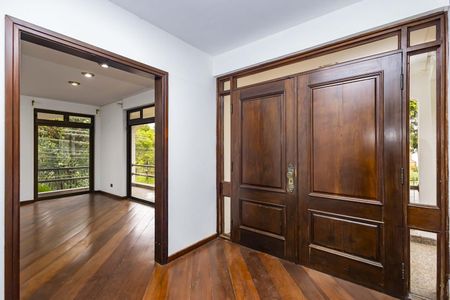 2_photo/94dce6a9b9.3e6957092a4c223d-ATLAS-e2487ecf-c60c-4110-9d2b-747709ab8c16.jpg de casa para alugar com 5 quartos, 465m² em Bom Retiro, Curitiba