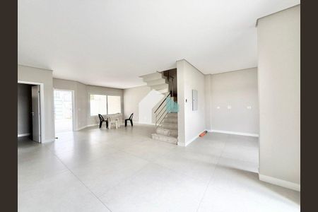 20_photo/94dce6aa97.bf64854e93b64070-ATLAS-eebbb219-5185-4e26-9c97-e9c7a677c40a.jpg de casa à venda com 0 quarto, 242m² em Mercês, Curitiba