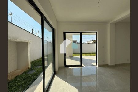 7_photo/94dce6aac3.9d747f0b6f2fd000-ATLAS-6e6c3d1a-a50e-4d1b-94ad-16d1a13897b2.jpg de casa à venda com 0 quarto, 152m² em Bom Retiro, Curitiba