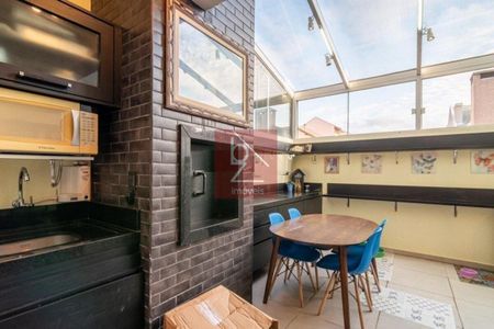 6_photo/94dce6ab51.0369eecf01a2d50c-ATLAS-8c8177f4-bc8e-4160-8a6e-e448388d5583.jpg de casa à venda com 4 quartos, 163m² em Bom Retiro, Curitiba