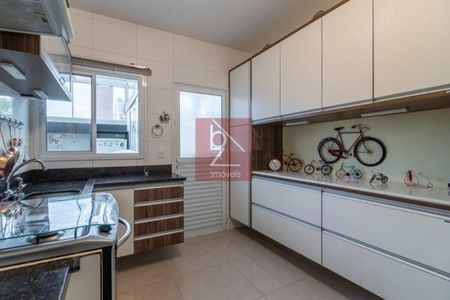 5_photo/94dce6ab51.0369eecf01a2d50c-ATLAS-c709beff-c36e-4c71-bc6c-251e2cf122af.jpg de casa à venda com 4 quartos, 163m² em Bom Retiro, Curitiba