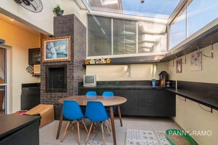 11_photo/94dce6ab53.2d3ac289e0c8b5b7-ATLAS-dcdaa156-1cae-49e1-b0e1-372aba4cf377.jpg de casa à venda com 4 quartos, 130m² em Bom Retiro, Curitiba