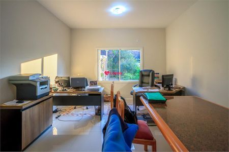 9_photo/94dce6ac9d.3ee5ed07a73c3bf1-ATLAS-62377d8a-dc6d-48db-8bad-958e11ef2ab9.jpg de casa à venda com 0 quarto, 321m² em Bom Retiro, Curitiba