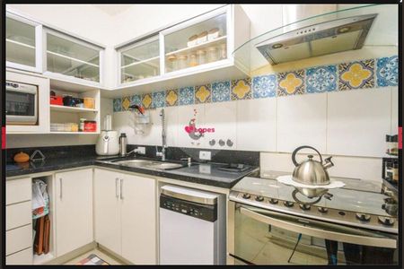 18_photo/94dce6ac9d.3ee5ed07a73c3bf1-ATLAS-b27d4955-a306-4b8b-95c8-9a9b9e2ff40d.jpg de casa à venda com 6 quartos, 321m² em Bom Retiro, Curitiba