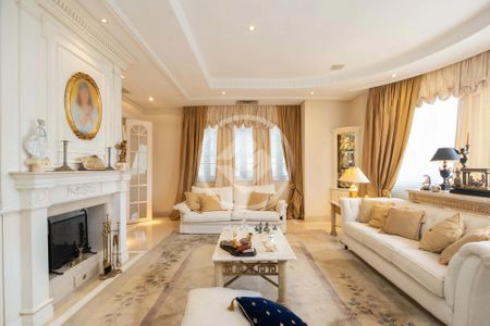 11_photo/94dce6ad2f.2832257cbb3df2c4-ATLAS-43d4e619-d742-489b-b633-d413d8d9306c.jpg de casa à venda com 8 quartos, 968m² em Vista Alegre, Curitiba