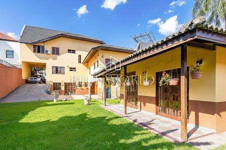 12_photo/94dce6ad5f.9c5959cca0926d06-ATLAS-424bf495-59cd-4586-9340-ab62dc5e91bf.jpg de casa à venda com 5 quartos, 440m² em Bom Retiro, Curitiba